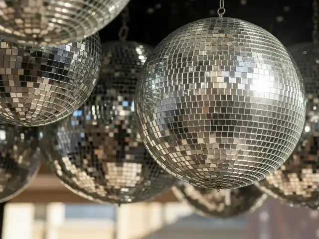 Renta de Bolas Disco Profesionales para Eventos CDMX REDEIL